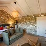 North Point 4* Antipata