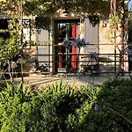 North Point Oda ve Kahvaltı 4*