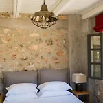North Point Couette-café Antipata (Erisos)