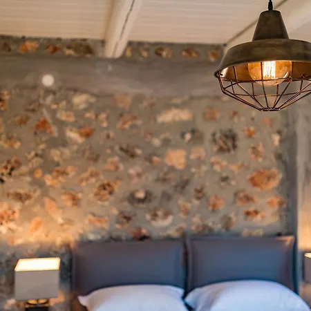 Bed & Breakfast North Point 4*