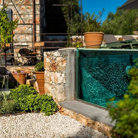 Bed & Breakfast North Point 4*