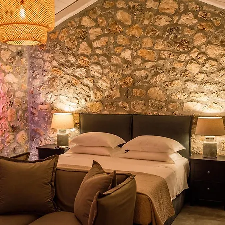 North Point 4* Antipata (Erisos)