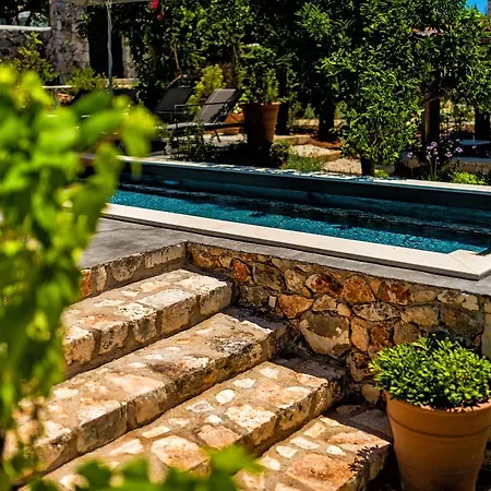 North Point Bed & Breakfast Antipata (Erisos)