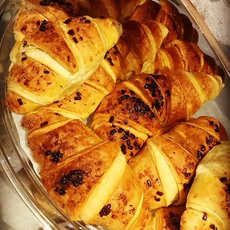 Bed & Breakfast North Point 4*