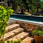 North Point Bed & Breakfast Antipata (Erisos)
