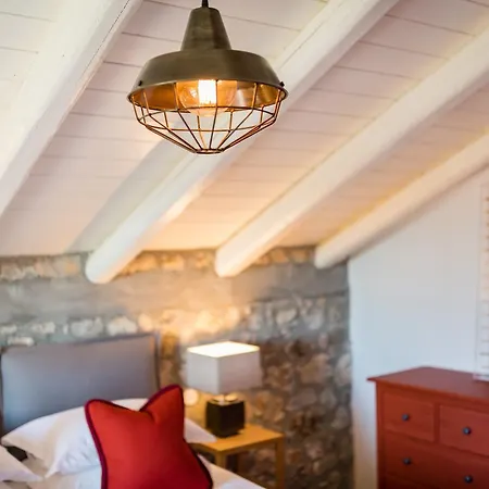 North Point Couette-café 4*