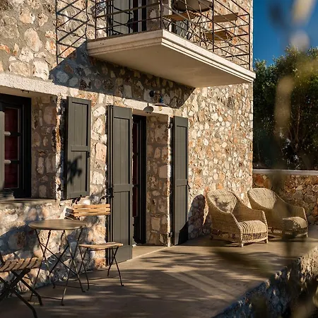 North Point Antipata (Erisos)