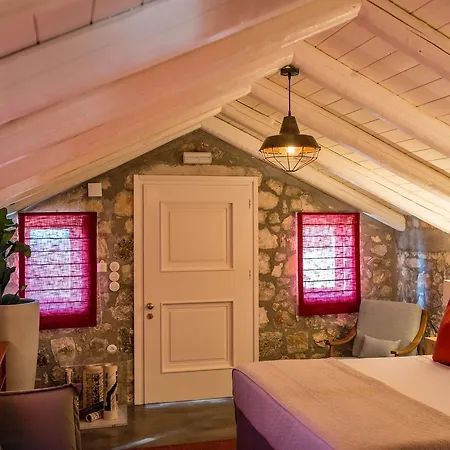 North Point Couette-café 4*