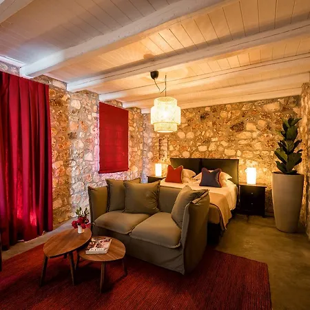 North Point 4* Antipata (Erisos)